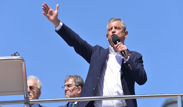 Özgür Özel Rize'de konuştu: Erdoğan'a beddua ettirmem
