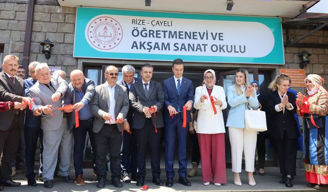 Çayeli’nde Yıl Sonu Sergisi ve Kermesi Yoğun İlgi Gördü