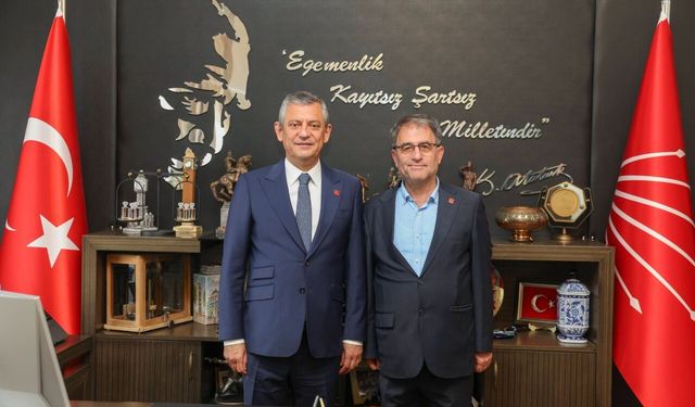 CHP Rize İl Başkanı Saltuk Deniz’den Özgür Özel’e ziyaret