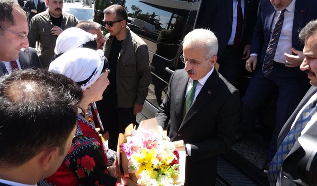 Bakan Uraloğlu, Trabzon Havalimanı projesinde zaman verdi