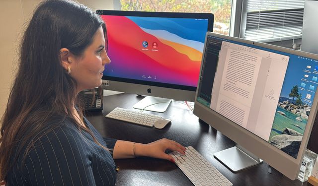 Sanal medya, gençlerin kimliklerini yeniden inşa ettikleri bir platform niteliği taşıyor