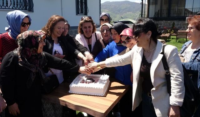 Otizmin yükü dayanışmayla hafifliyor; fedakar annelere özel moral