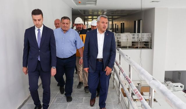 Vali Baydaş, yapımı süren Çayeli Devlet Hastanesi’nde incelemelerde bulundu