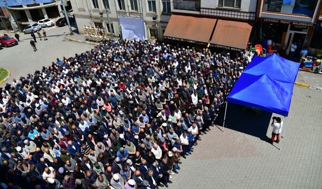 Kayseri Vali Yardımcısı Esmer'in cenazesi memleketi Trabzon'da defnedildi