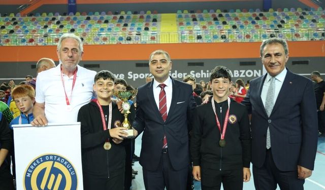 Trabzon'da "Okul Sporları Ödül Töreni" düzenlendi