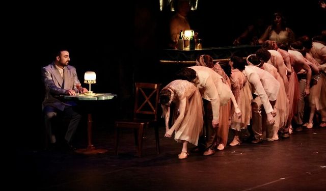 Sabahattin Ali'nin "Kürk Mantolu Madonna"sı müzikal drama olarak sahnelendi