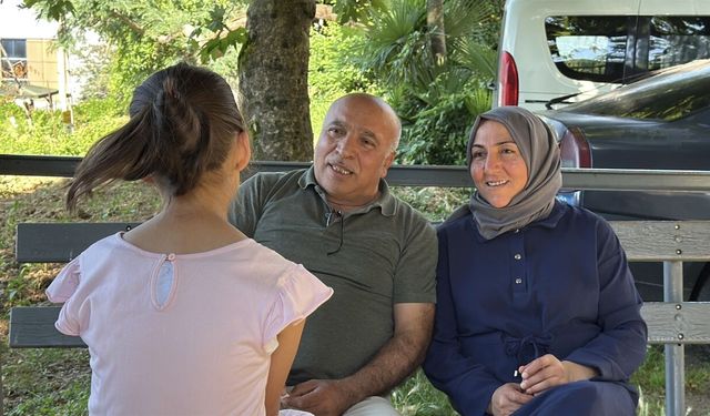 Rize'de ikizlerinden birini kaybeden çift, kız çocuğuna yuva oldu