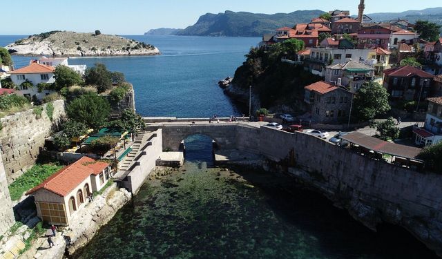 Karadeniz'in 6 bin nüfuslu şirin ilçene bayram tatilinde 182 bin kişi geldi