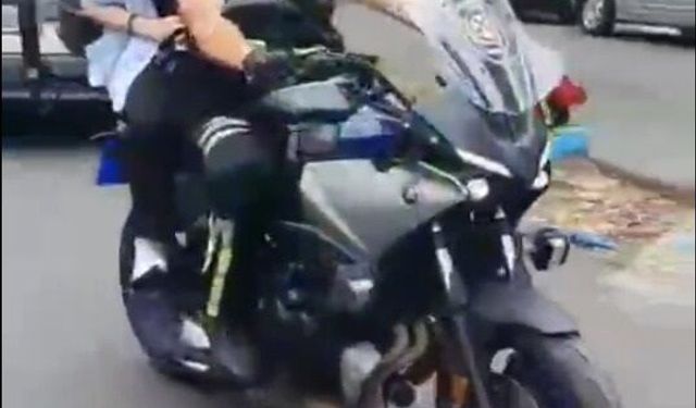 YKS'ye geç kalan öğrencilerin imdadına yunus polisleri yetişti