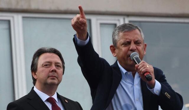 Özgür Özel: Biz buradayız, hiçbir yere gitmiyoruz