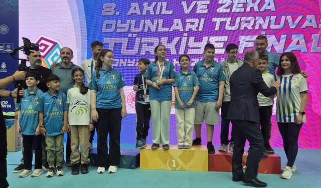 Çayeli'nin öğrencileri Türkiye ikincisi oldu