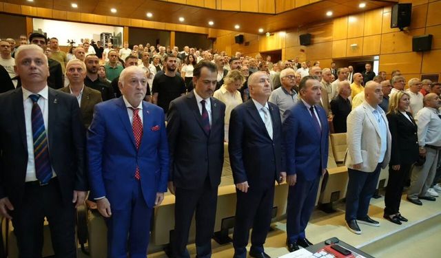 Zafer Partisi Rize'den "Türkiye Cumhuriyeti Nereye Sürüklenmek İsteniyor?" paneli
