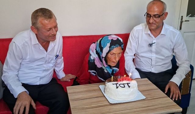 101 yaşında ilk kez pasta kesti: Duygu dolu anlar yaşandı