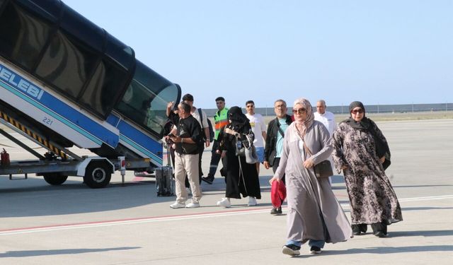 Rize-Artvin Havalimanı'na Suudi Arabistan'ın El-Hofuf şehrinden direkt uçuş yapıldı