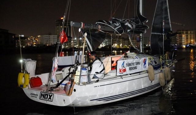 Milli yelkenci Doğukan Kandemir, Hopa'dan İskenderun'a rekor sürede ulaştı