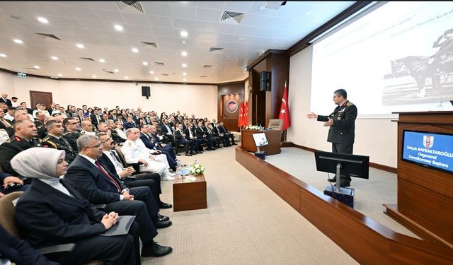 Orgeneral Bayraktaroğlu, Milli Güvenlik Konferansı'nda konferans verdi