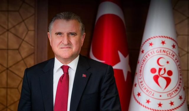Bakan Bak: Gençlerimizin kariyer planlamalarına destek oluyoruz