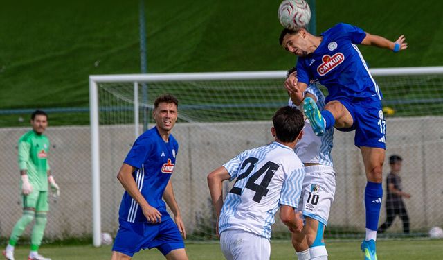 Çaykur Rizespor, komşu ile hazırlık maçında berabere kaldı