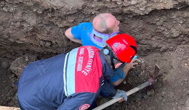 Trabzon’da Göçük Altında Kalan İşçiyi İtfaiye Ekipleri Kurtardı