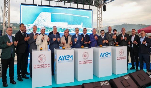 Bakan Uraloğlu, İyidere Lojistik Merkezi Ana Mendireği Son Ano Kronman Beton Döküm Töreni'nde konuştu