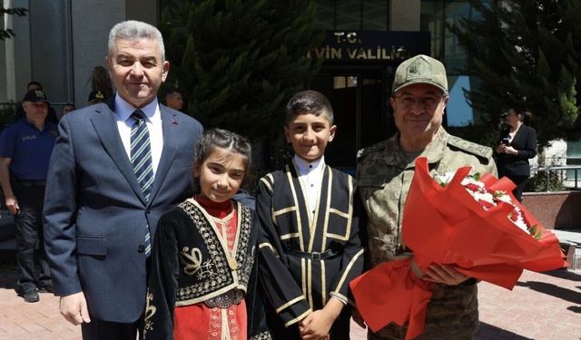 Genelkurmay Başkanı Bayraktaroğlu, Artvin Valiliğini ziyaret etti