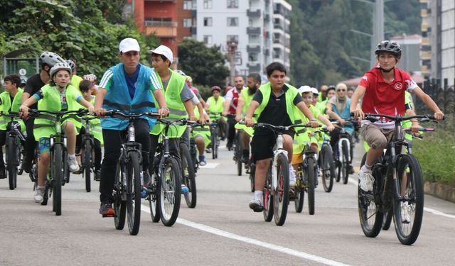 Rize'de 30 Ağustos Zafer Bayramı dolayısıyla bisiklet turu düzenlendi