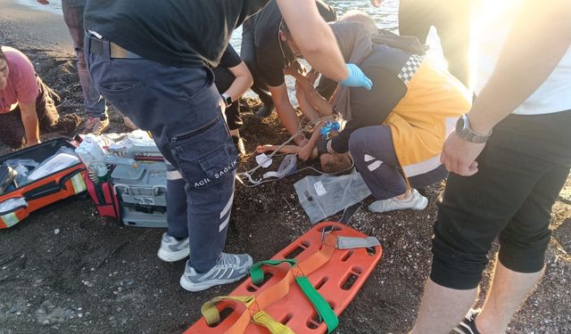 Ordu'da ailesiyle denize giren çocuk boğulma tehlikesi geçirdi