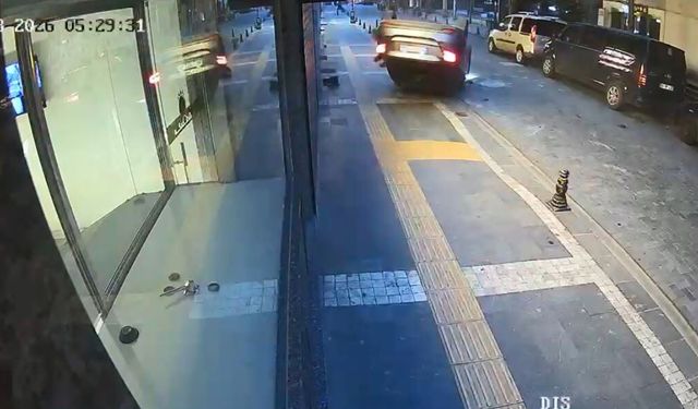 Trabzon’da Feci Kaza Kamerada: Otomobil Takla Atıp Ters Döndü