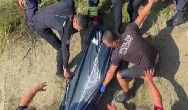 Sulama kanalına devrilen kamyonetin sürücünün cansız bedenine ulaşıldı