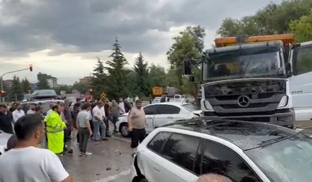 Erzurum’da yağışlı havada zincirleme kaza: 5 yaralı