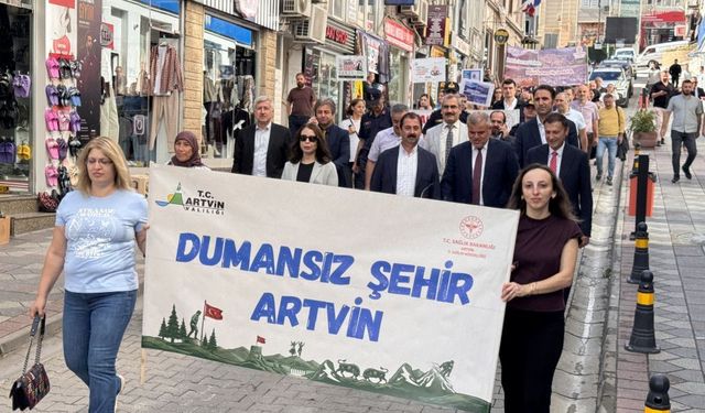 Artvin'de Halk Sağlığı Haftası kapsamında yürüyüş yapıldı