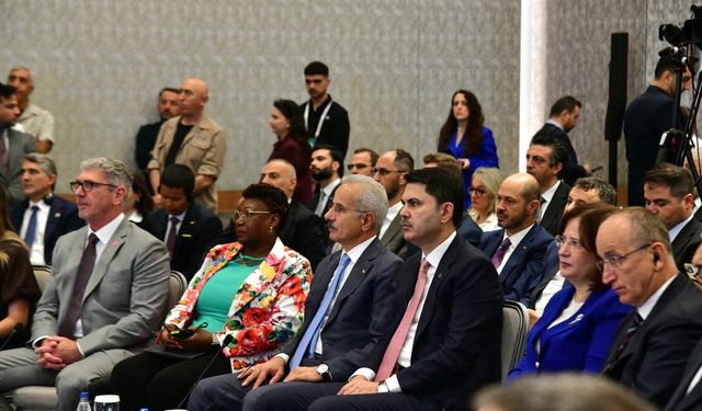 Bakan Kurum: Okyanuslarımızın geleceği devasa bir risk altındadır