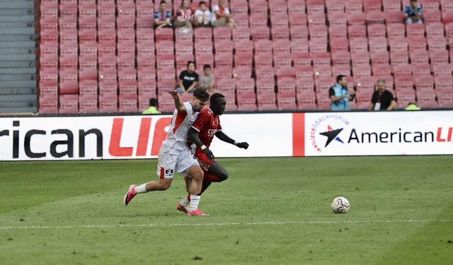 Samsunspor evinde Arca Çorum FK'ya farklı mağlup oldu