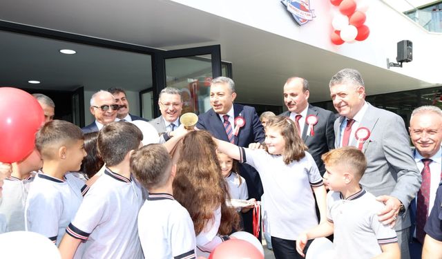 Trabzon'da ilk ders zili çaldı