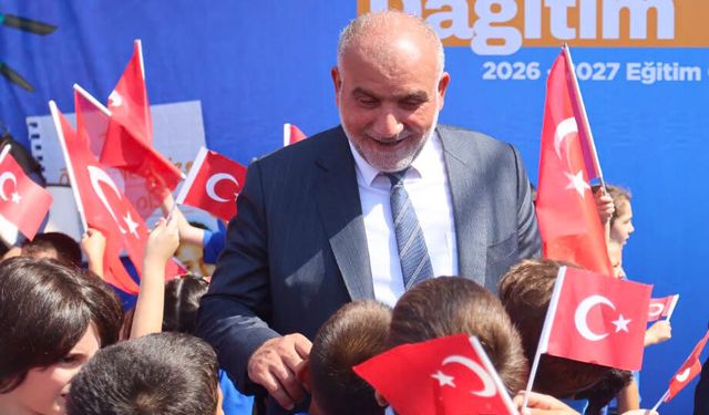 Türkiye'nin nüfusa kayıtlı ilk insansı robotu öğrencileri sıralarda karşıladı