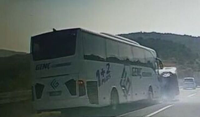 Yolcu otobüsüyle çarpışan hafif ticari araçtaki Burak, kurtarılamadı