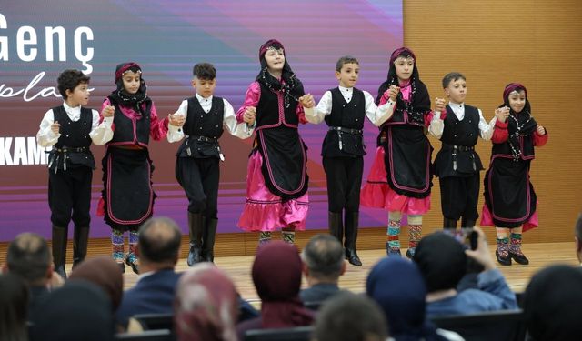 Fındıklı’da Gençler Kitap, Sanat ve Sporla Buluştu