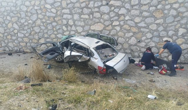 Çorum'da otomobil ile cip çarpıştı; 4 ölü, 2 yaralı