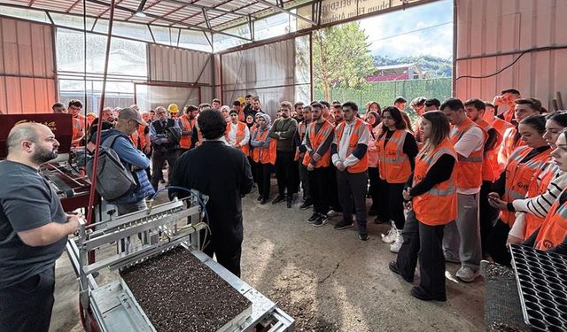 Ktü’lü Öğrenciler Akçaabat Belediyesi’nin Bitki Üretim Tesisini İnceledi
