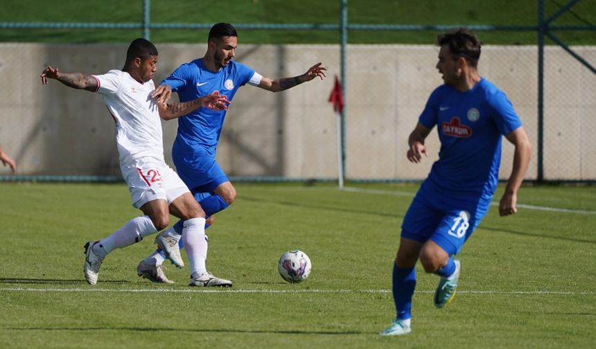 Çaykur Rizespor hazırlık maçında Samsunspor’a mağlup oldu