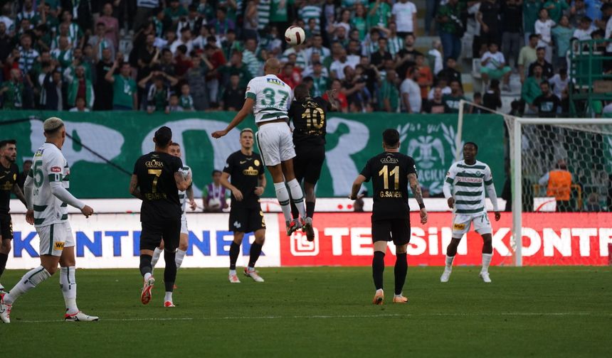 Çaykur Rizespor 3 dakikada 3 puanı aldı