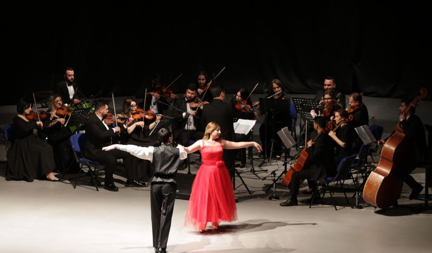 Trabzon'da "Karabağ Azerbaycan'dır" konseri verdi