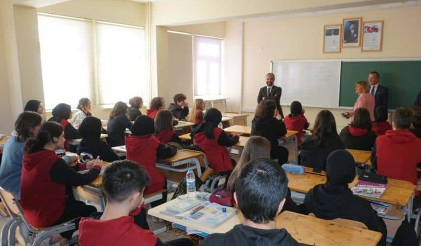 Rize’de"Eğitimin Kalbi" Sosyal Bilimler Lisesinde Attı