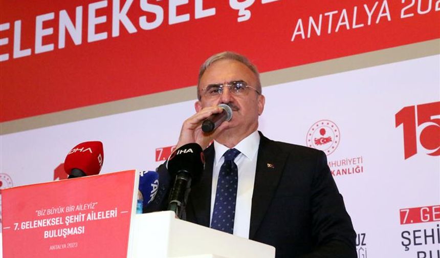 Karaloğlu: Zannetmeyin ki FETÖ bitti