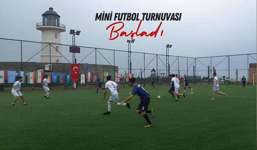 RTEÜ Uluslararası Öğrenci Mini Futbol Turnuvası Başladı