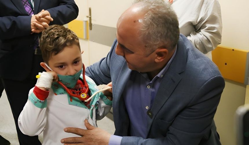 Çocuk Doktor, Başkan Metin’in Kalp Atışını Dinledi
