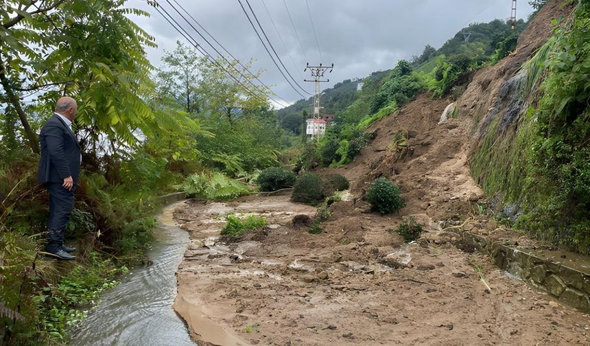 Çayeli’nde sağanak yağış sonrası heyelan!