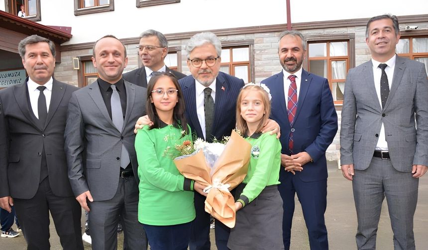 Milli Eğitim Bakan Yardımcısı Ömer Faruk Yelkenci'den Çayeli'ne ziyaret