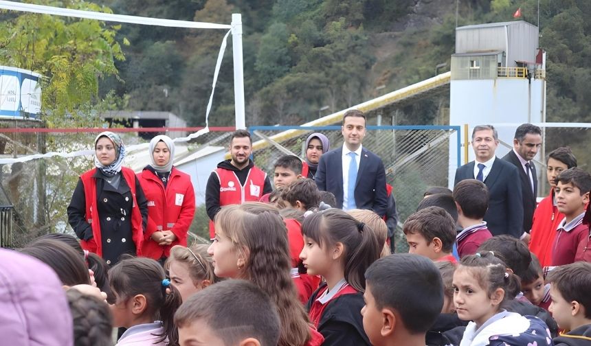 Çayeli kaymakamı Kırçuval, Kızılay Haftası etkinliğine katıldı