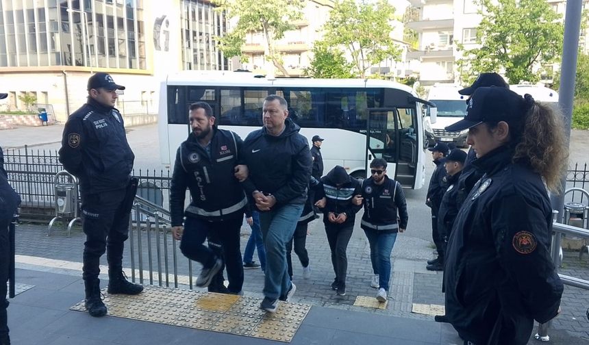 Zonguldak'ta kaçak silah imalatı ve ticareti operasyonunda yakalanan 7 zanlı adliyede